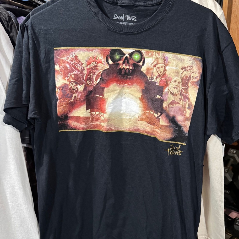 Sea of Thieves - Lootwear NWOT size Medium